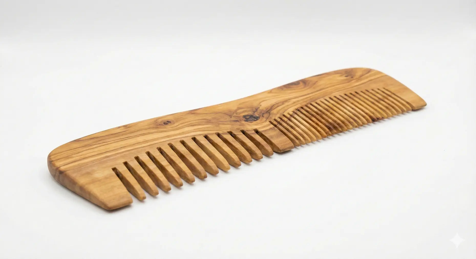 Peigne en bois NIYYAH pour une barbe soyeuse   Image